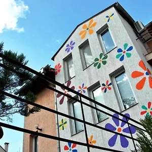 10 Coins & Tours Hostal Sofía